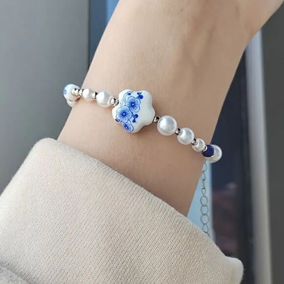 Porcelain flower vintage style bracelet - Picture 1 of 12